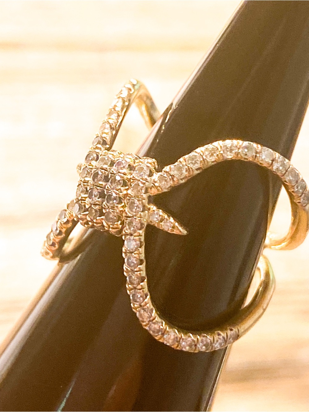 14k yellow gold pave diamonds ribbon knot crossover ring 4.1 grams Size 5.25